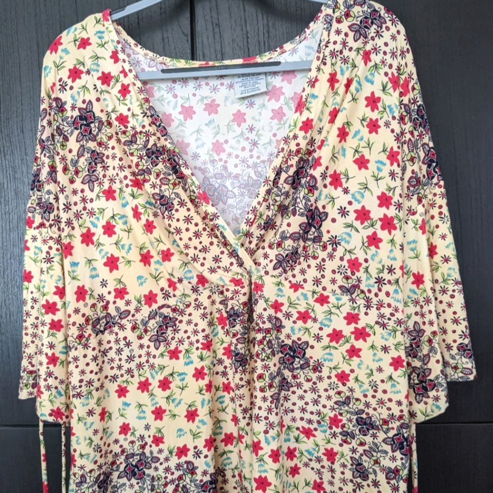Unknown brand low cut shirt 22/24 light yellow